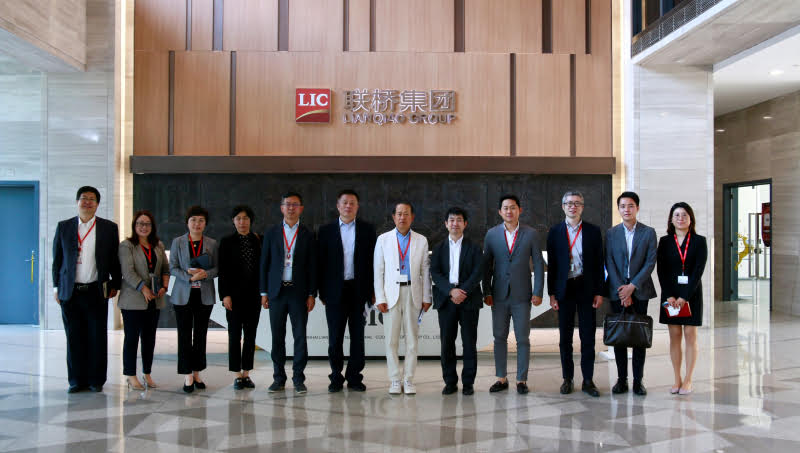 日本貿(mào)易振興機(jī)構(gòu)青島代表處所長(zhǎng)吉川明伸到聯(lián)橋集團(tuán)參觀考察