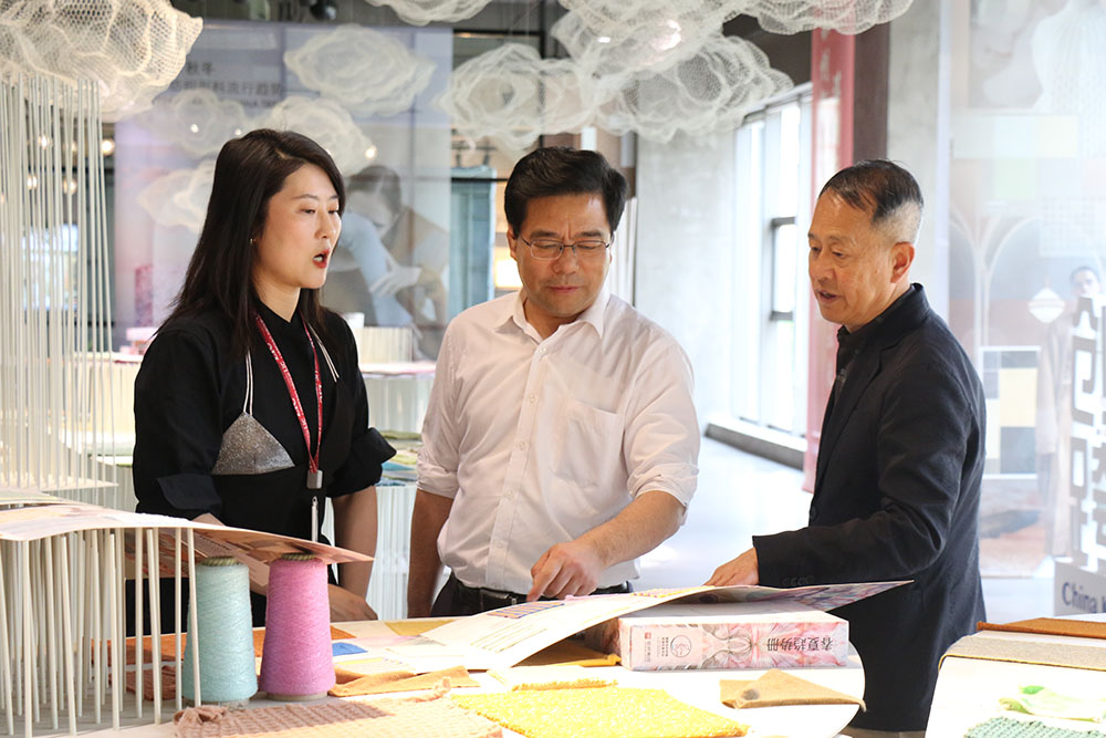 山東省商務(wù)廳領(lǐng)導(dǎo)帶領(lǐng)省市金融機(jī)構(gòu)來聯(lián)橋開展“商務(wù)+金融”惠企宣講服務(wù)對(duì)接活動(dòng)