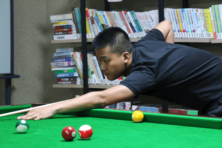 聯(lián)橋集團(tuán)2023年職工臺球賽完美收桿