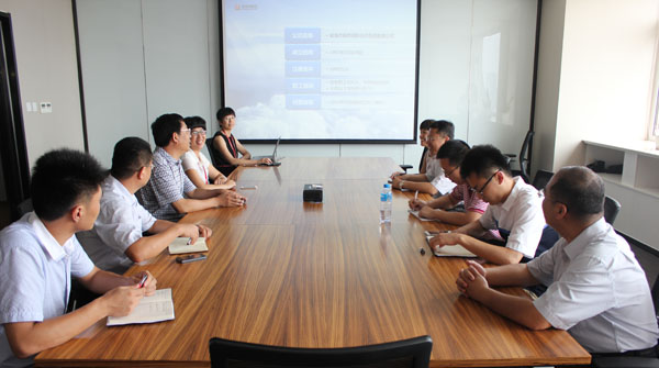 海淀區(qū)委組織部、中國人民大學(xué)調(diào)研組一行來聯(lián)橋集團(tuán)考察調(diào)研