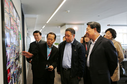 商務(wù)部外貿(mào)發(fā)展局局長孫成海視察聯(lián)橋集團