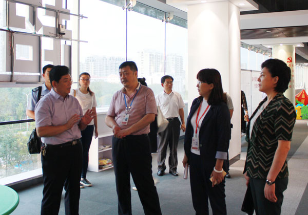 威海市“中國(guó)夢(mèng)·小康情”宣講團(tuán)來(lái)聯(lián)橋集團(tuán)參觀考察