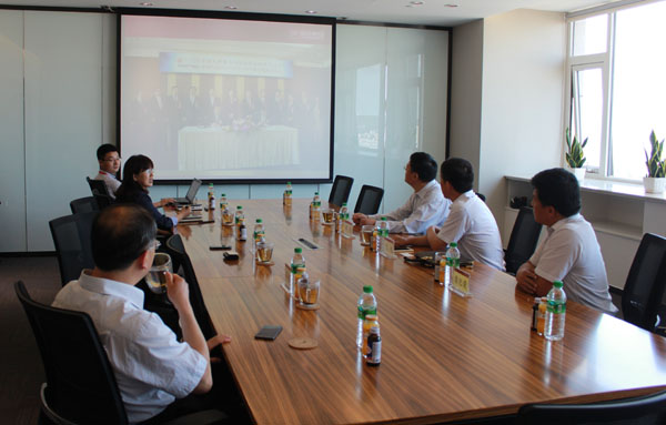 威海市委統(tǒng)戰(zhàn)部副部長(zhǎng)、市工商聯(lián)黨組書(shū)記陳文一行來(lái)聯(lián)橋集團(tuán)走訪(fǎng)調(diào)研