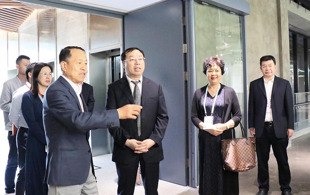 山東省委統(tǒng)戰(zhàn)部常務副部長趙強到聯(lián)橋集團調研