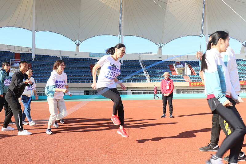 追求卓越，奮勇爭先，聯(lián)橋集團(tuán)在高新區(qū)第九屆運(yùn)動(dòng)會(huì)上精彩綻放 奪得團(tuán)體亞軍(圖13)