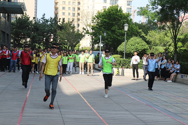 聯(lián)橋集團黨委舉辦【光耀先鋒 “新新”向榮】主題黨建活動(圖3)