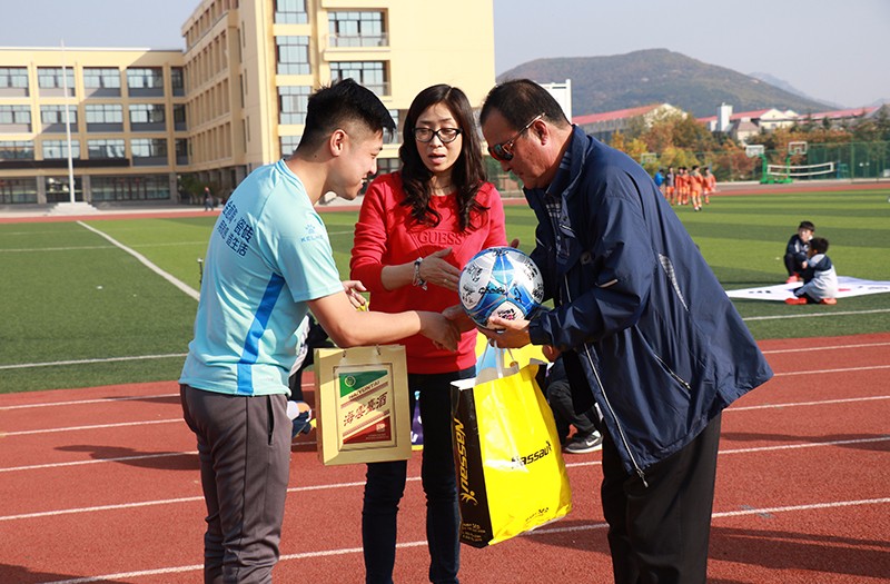 聯(lián)橋星期六足球隊(duì)與韓國群山足球聯(lián)隊(duì)上演跨國友誼賽(圖5) 聯(lián)橋星期六足球隊(duì)與韓國群山足球聯(lián)隊(duì)上演跨國友誼賽(圖5)