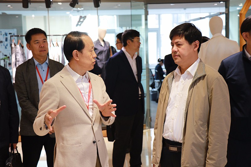 威海市副市長張偉一行來聯(lián)橋集團調研(圖3)