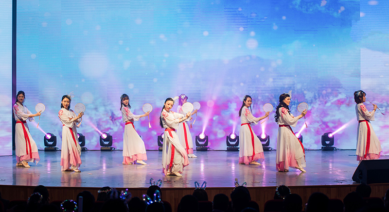 歡欣鼓舞迎新春，滿懷豪情攀高峰 | 聯(lián)橋集團(tuán)2020迎新春聯(lián)歡晚會(huì)激情開演(圖19)