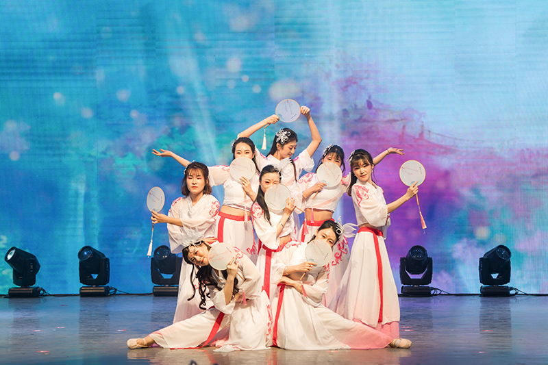 歡欣鼓舞迎新春，滿懷豪情攀高峰 | 聯(lián)橋集團(tuán)2020迎新春聯(lián)歡晚會(huì)激情開演(圖20)