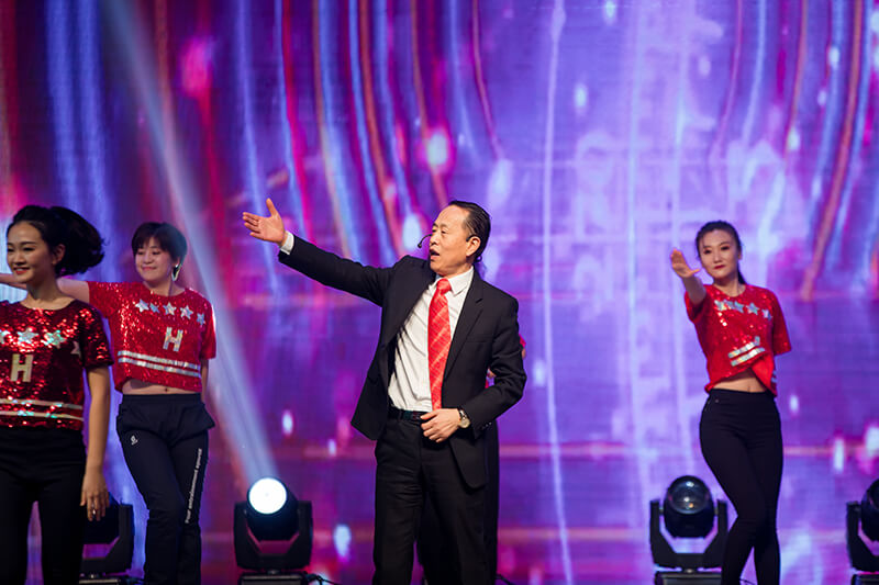歡欣鼓舞迎新春，滿懷豪情攀高峰 | 聯(lián)橋集團(tuán)2020迎新春聯(lián)歡晚會(huì)激情開演(圖46)
